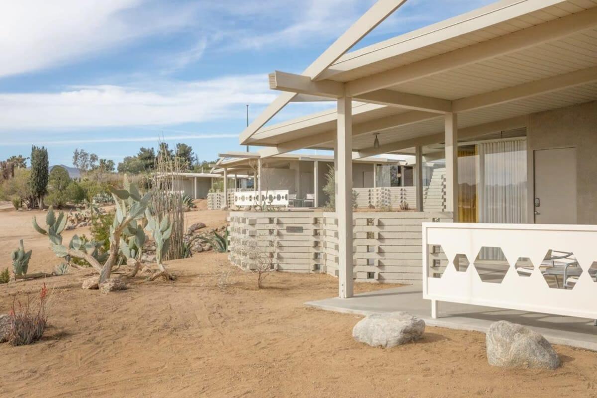 The Bungalows By Homestead Modern Joshua Tree Exterior photo