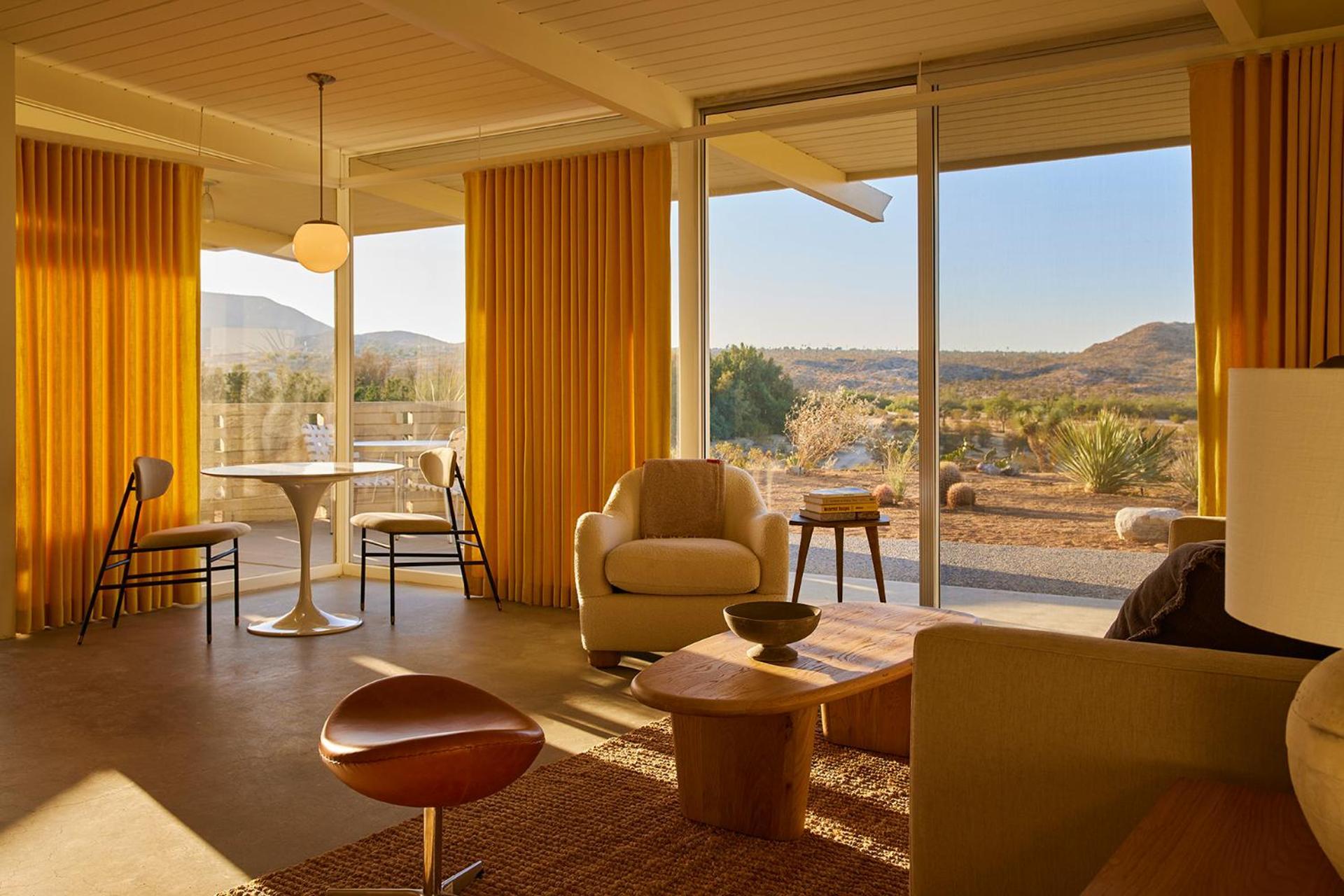 The Bungalows By Homestead Modern Joshua Tree Room photo