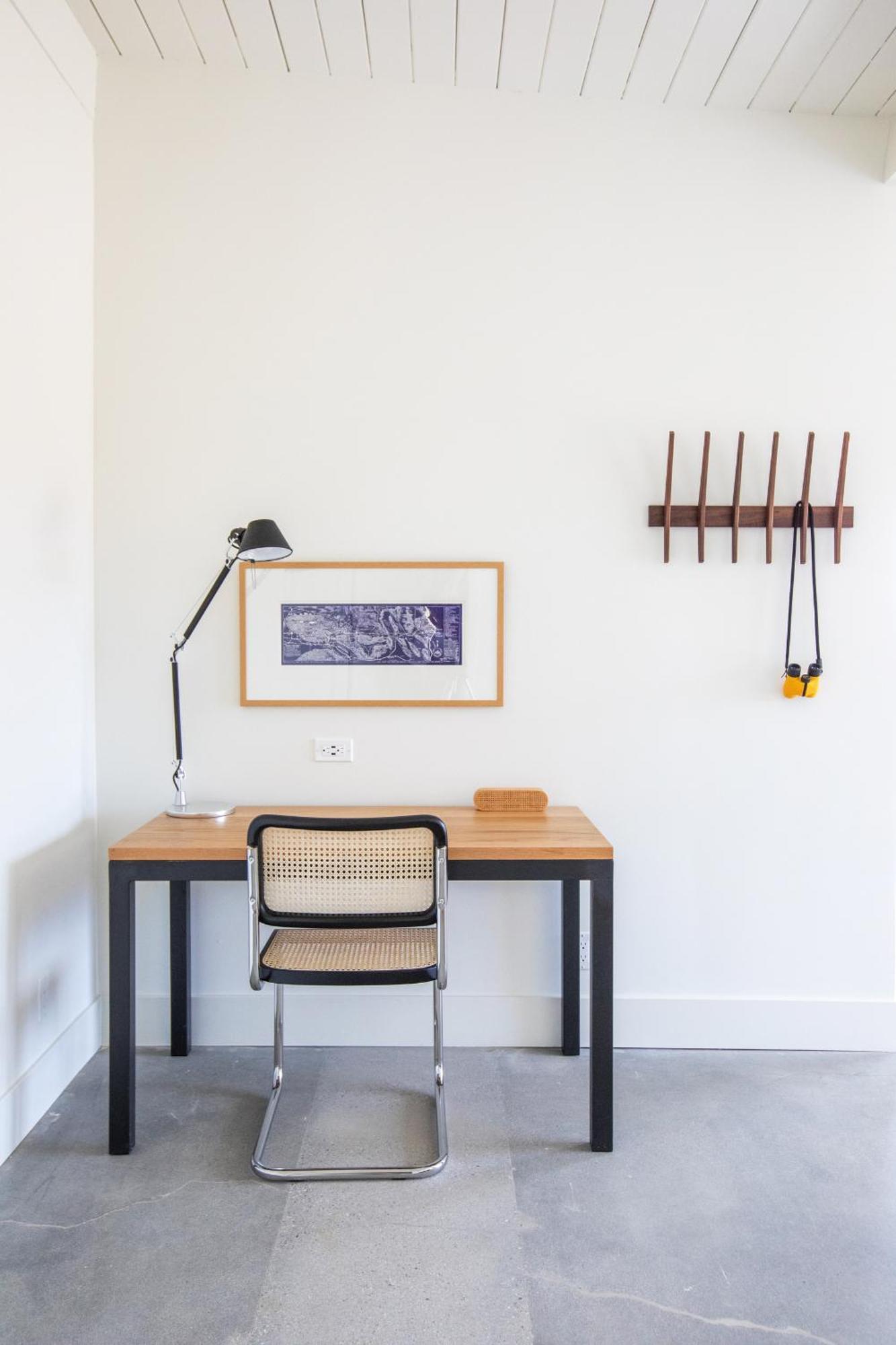 The Bungalows By Homestead Modern Joshua Tree Room photo
